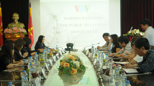 คณะผู้แทนกรมประชาสัมพันธ์ไทย เยือนสถานีวิทยุเวียดนาม